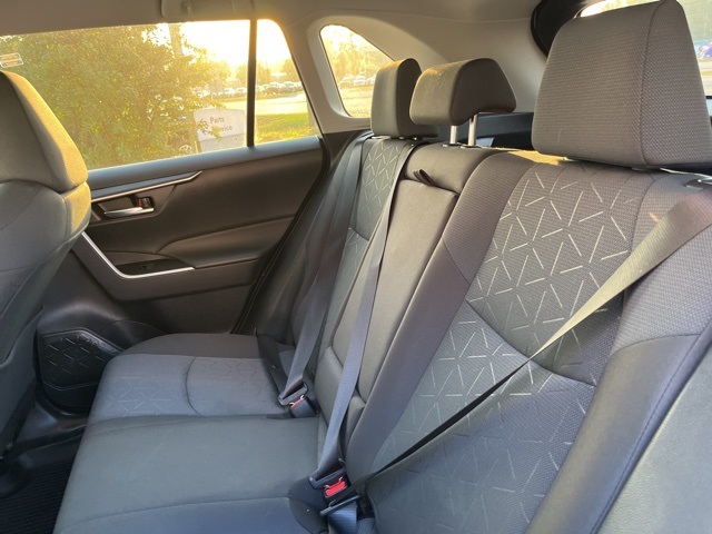 2024 Toyota RAV4 XLE photo 11