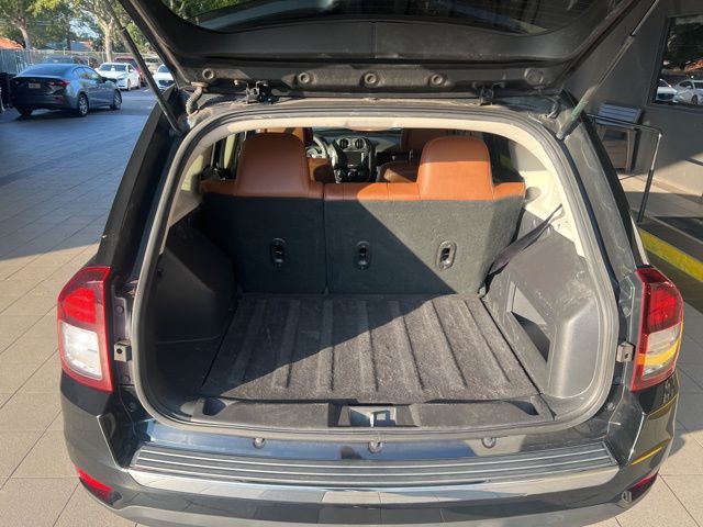 2017 Jeep Compass Latitude photo 3