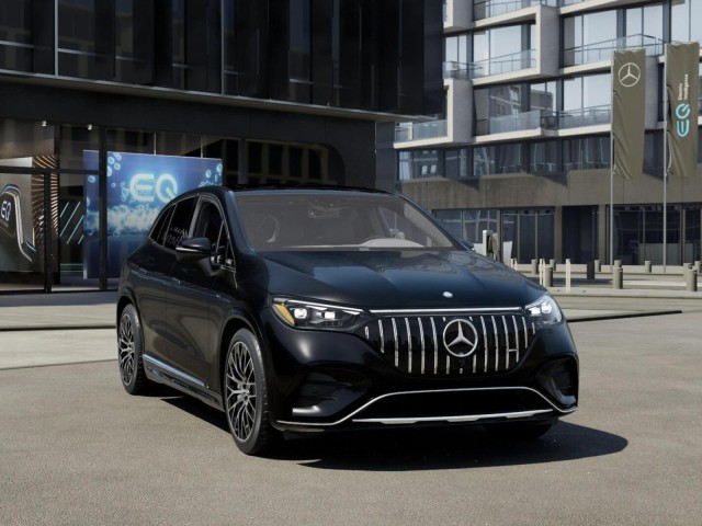2025 Mercedes Benz EQE SUV AMG photo 9