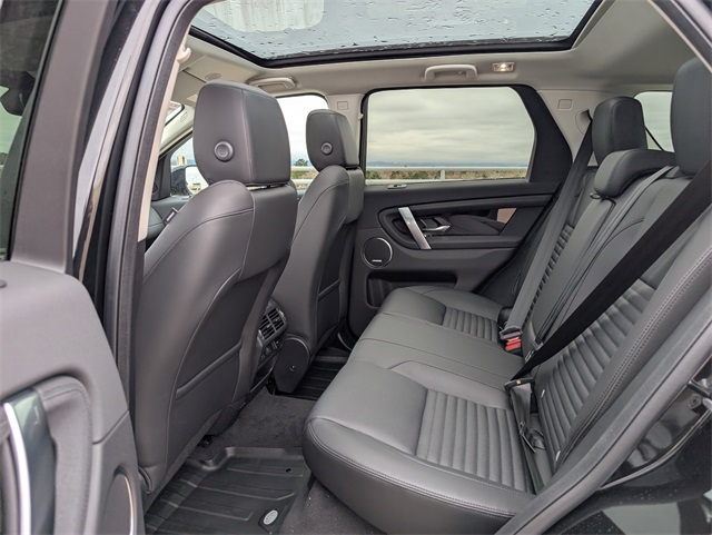 2025 Land Rover Discovery Sport S photo 4