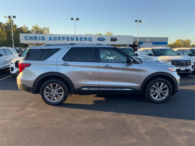 2023 Ford Explorer Limited's photo