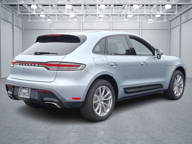 2024 Porsche Macan Base photo 4