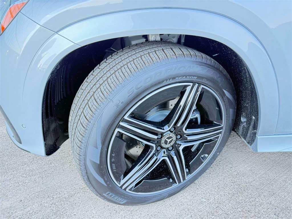 2026 Mercedes Benz GLE 450 4MATIC photo 2
