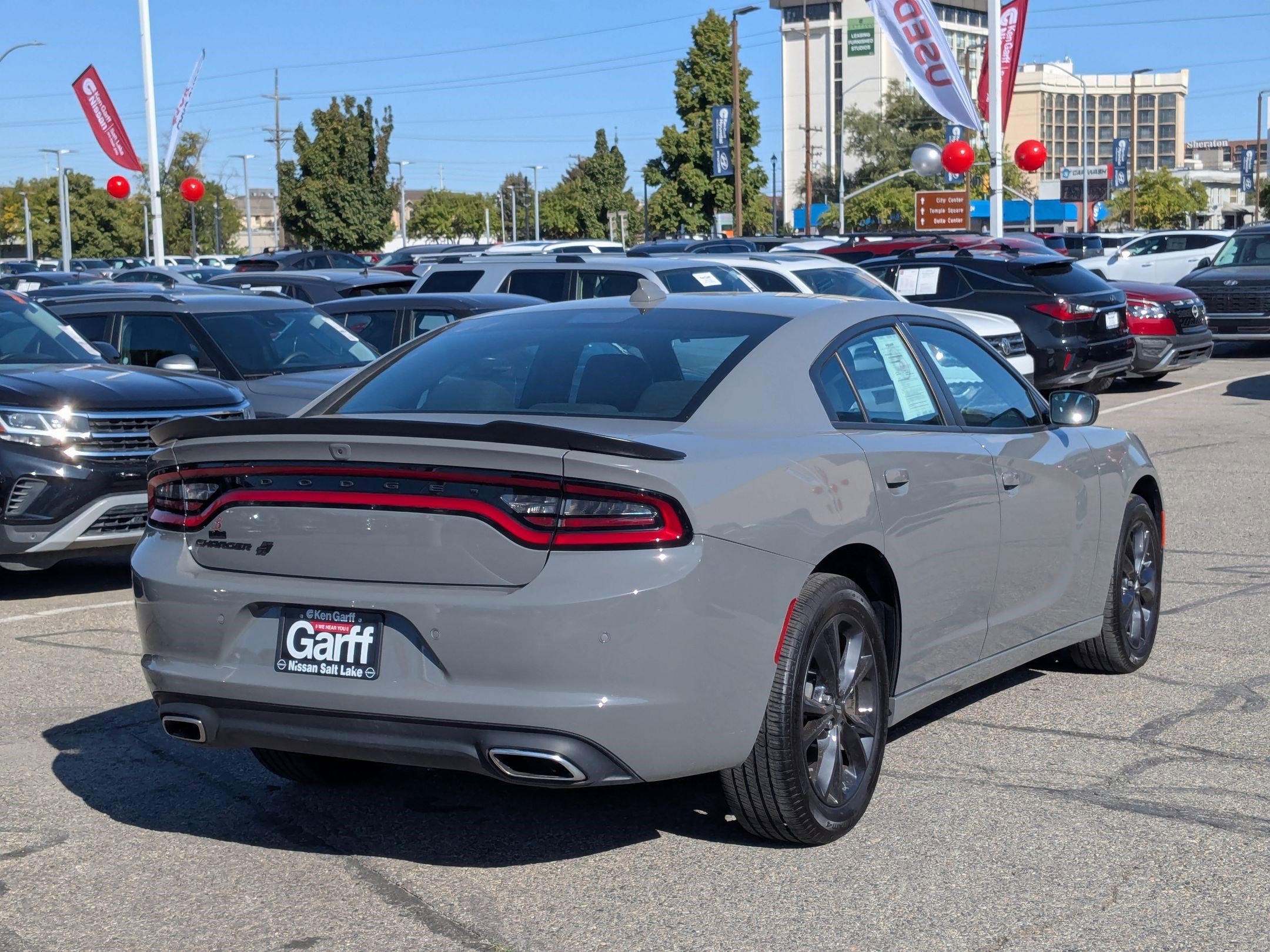 2023 Dodge Charger SXT AWD photo 3