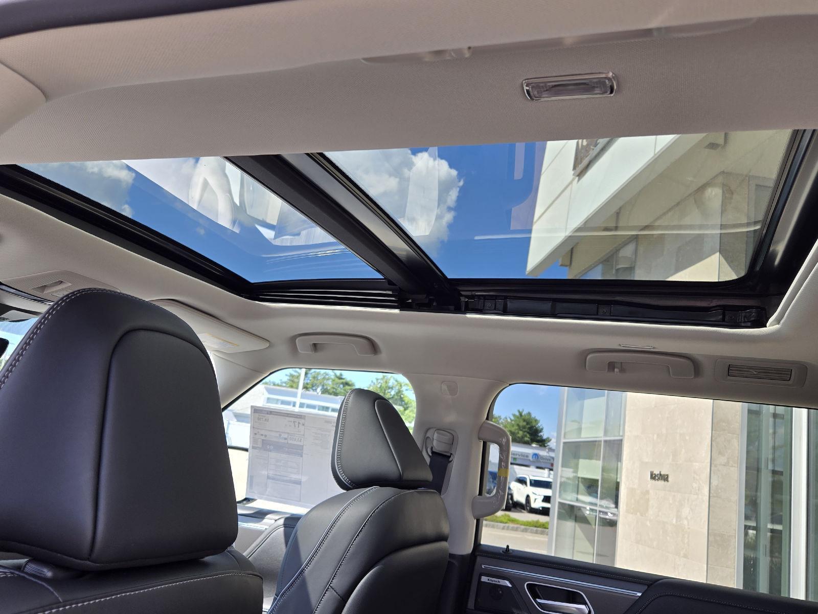 2026 Infiniti QX80 Luxe photo 10
