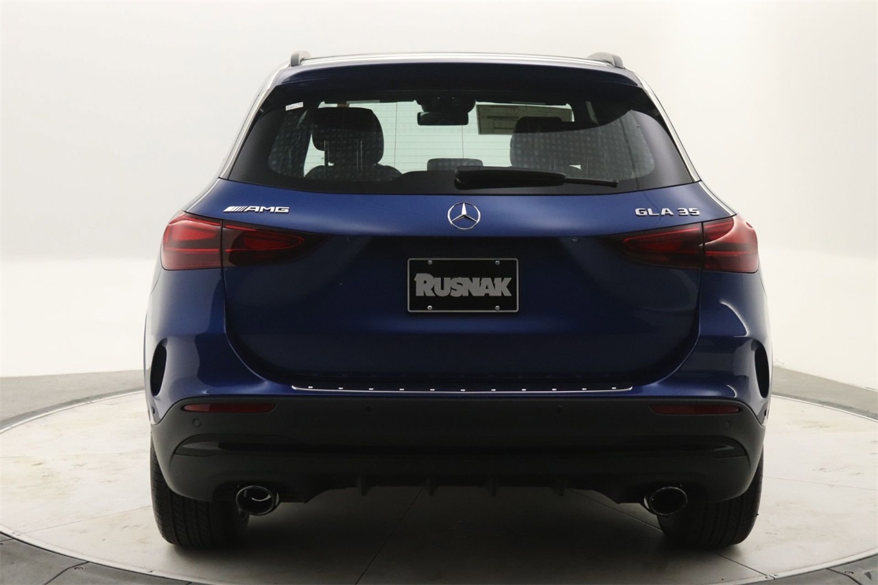 2025 Mercedes Benz GLA 35 AMG 4MATIC photo 3
