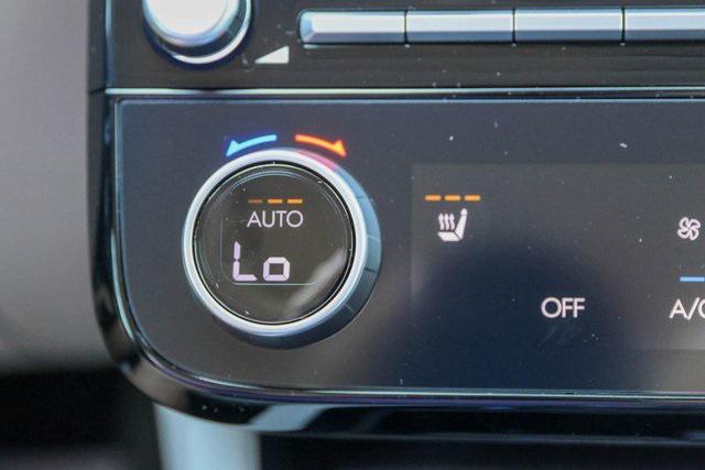 New 2025 White Hyundai SEL Convenience FWD image 18