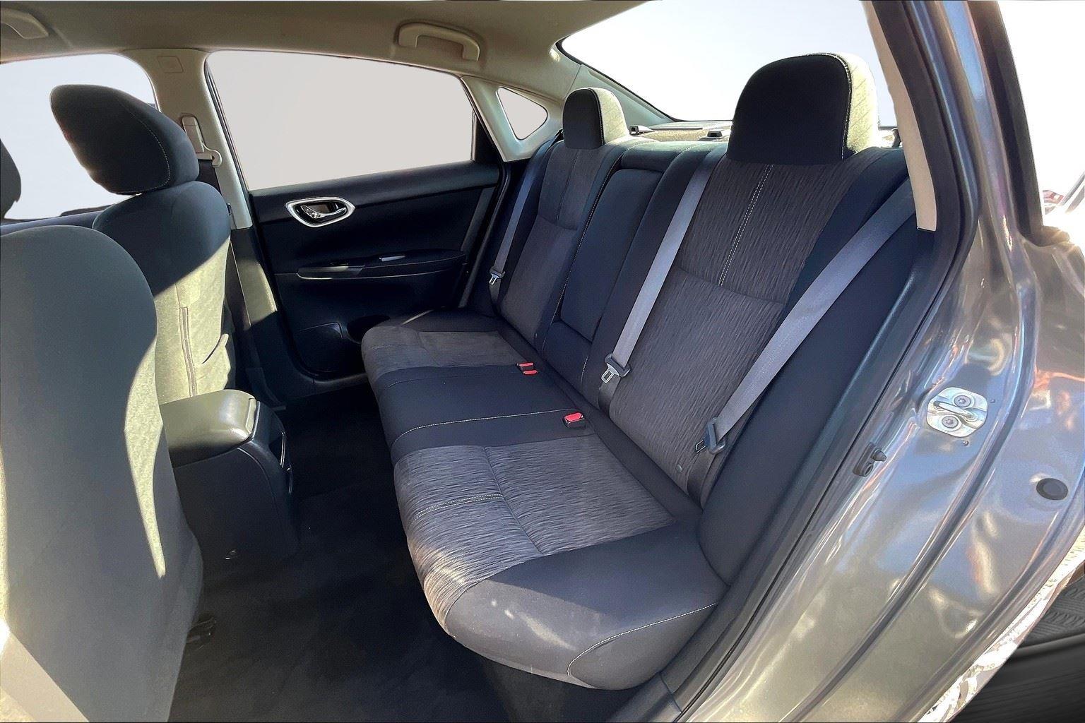 2015 Nissan Sentra SV photo 24