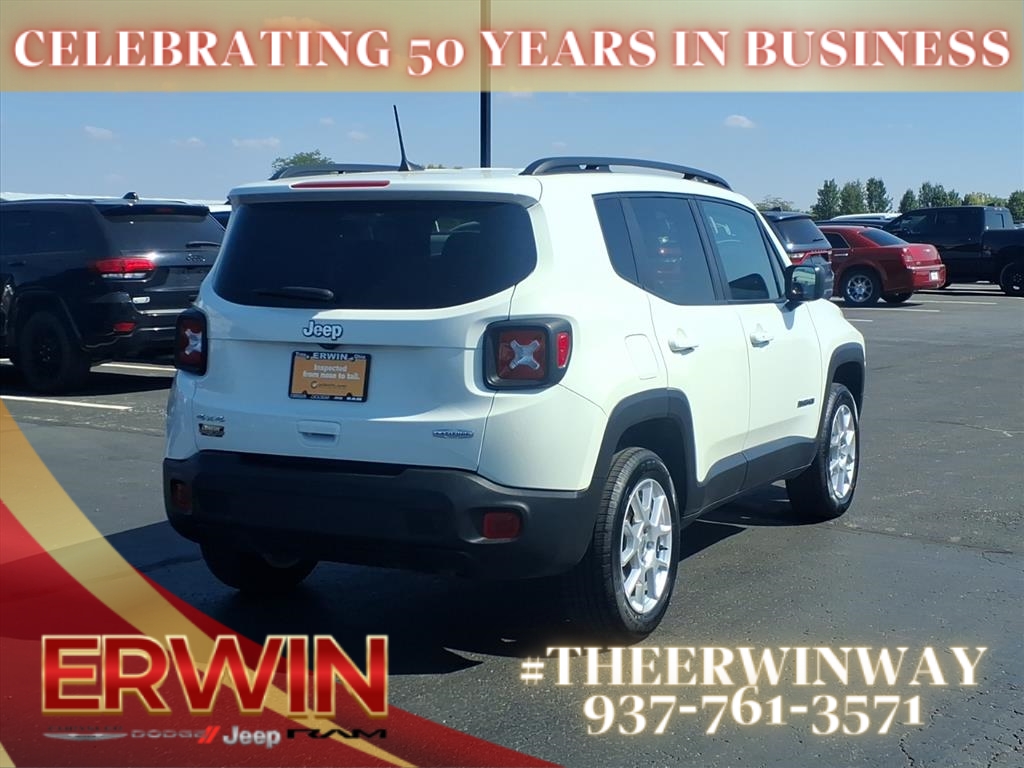 2022 Jeep Renegade Latitude photo 3