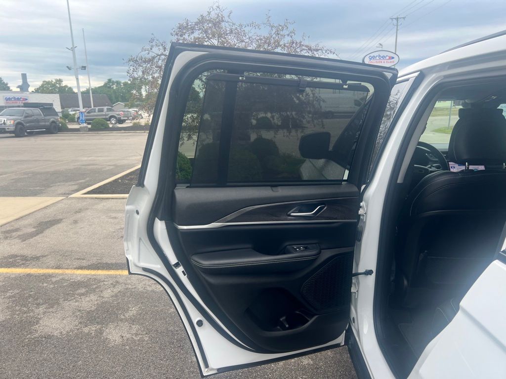 2023 Jeep Grand Cherokee Limited photo 23