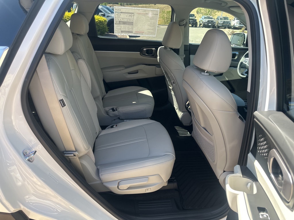 2025 Kia Sorento Hybrid EX photo 11