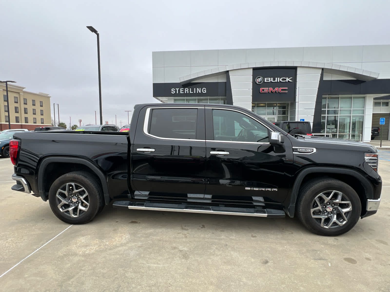 2023 GMC Sierra 1500 SLT
