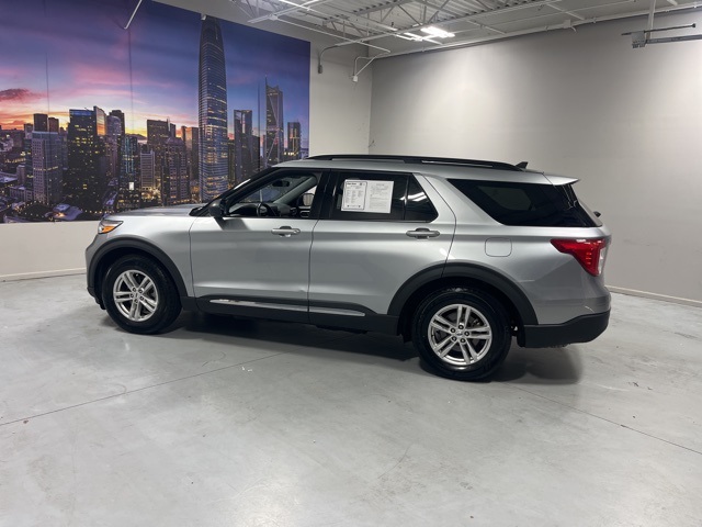 2023 Ford Explorer XLT photo 4