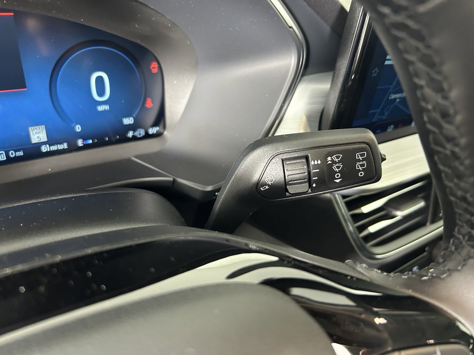 2025 Ford Escape photo 31