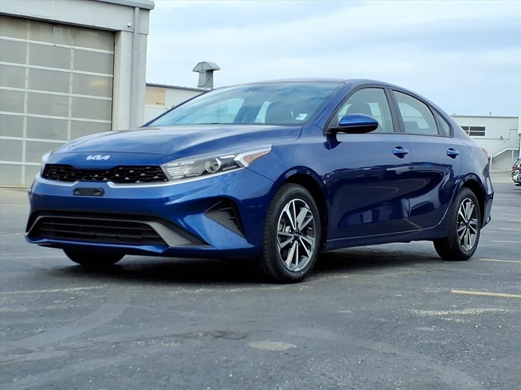 Used 2023 Kia Forte LXS with VIN 3KPF24AD1PE585945 for sale in Kansas City