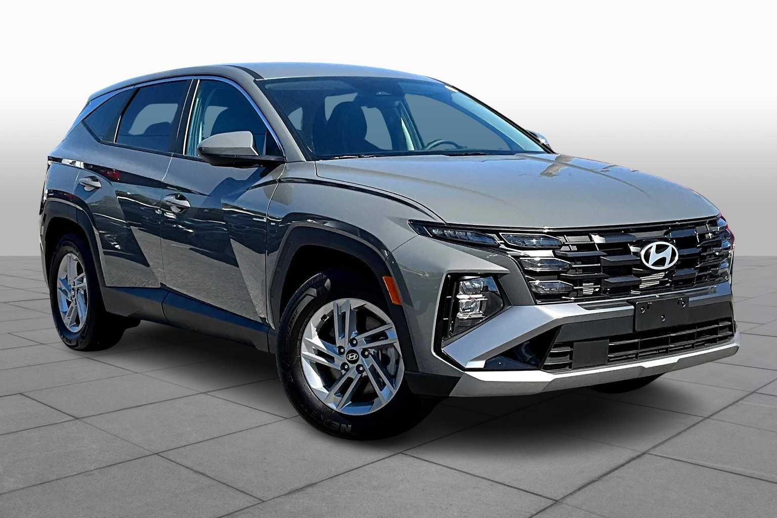 2025 Hyundai Tucson SE photo 2