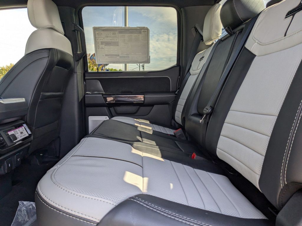 2025 Ford F-150 Lightning Platinum photo 15