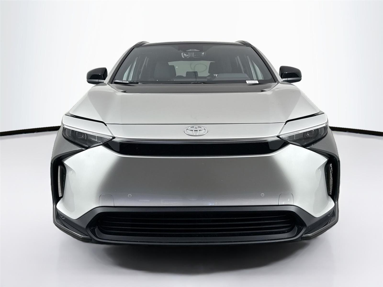 2024 Toyota bZ4X XLE photo 3