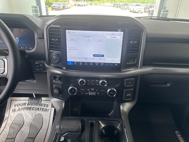 2025 Ford F-150 XLT photo 17