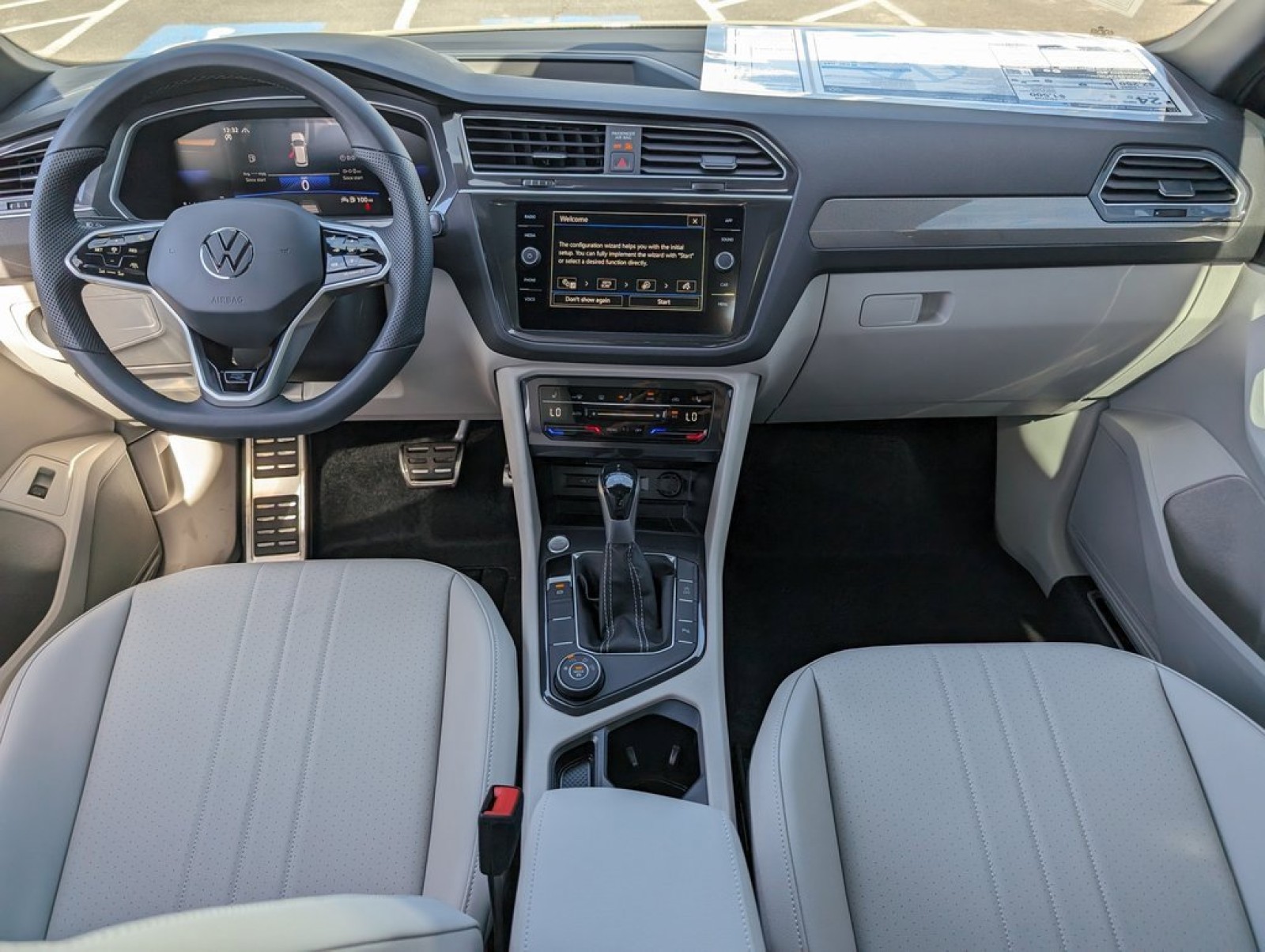 New 2024 Deep Black Pearl Effect Volkswagen 2.0T SE R-Line Black image 22