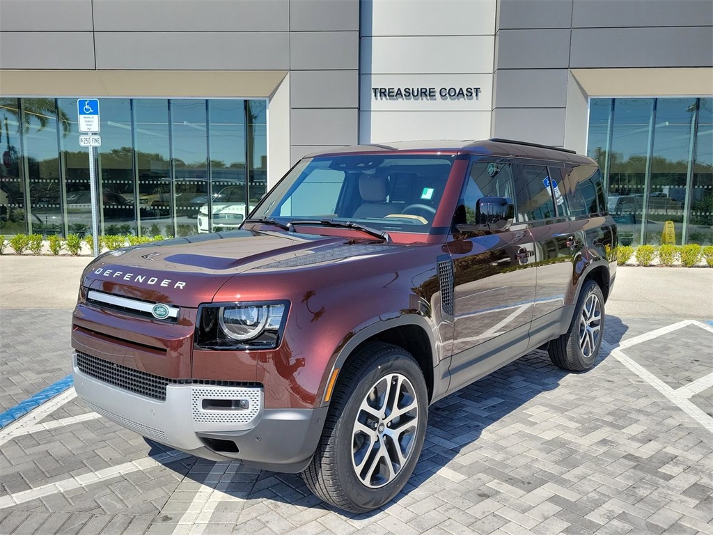 2025 Land Rover Defender S's photo