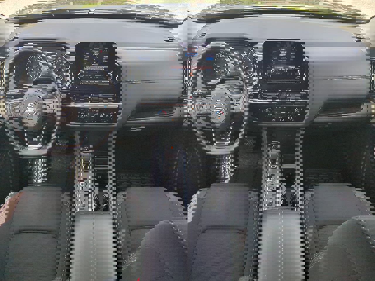 2025 Nissan Pathfinder SV photo 13