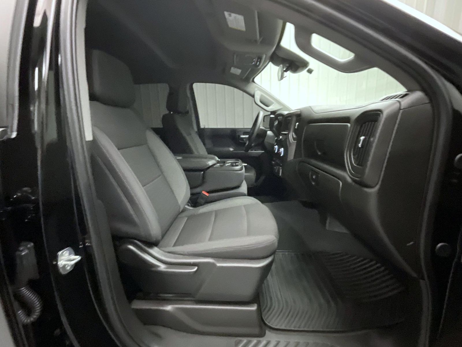 2024 Chevrolet Silverado 1500 Custom photo 15
