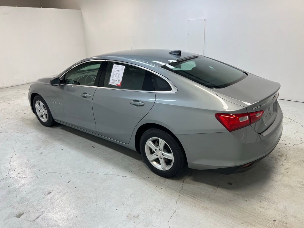 2025 Chevrolet Malibu LS photo 4