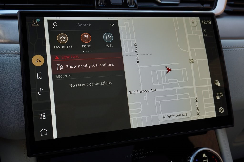 2026 JAGUAR F-PACE - Image 24