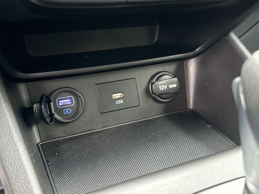 2023 Hyundai Kona SEL photo 40
