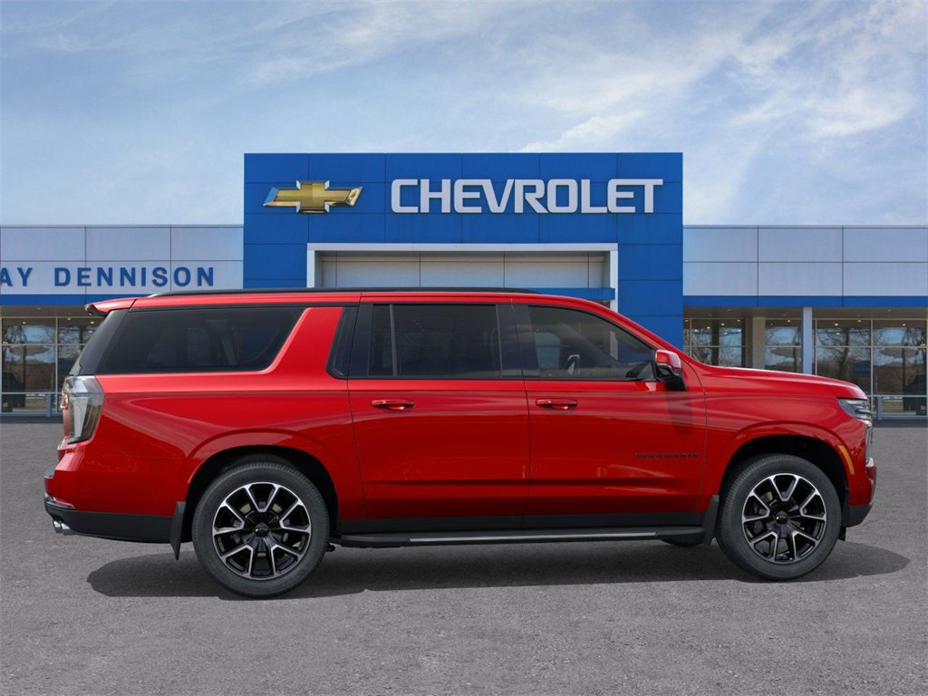 2026 Chevrolet Suburban RST photo 3