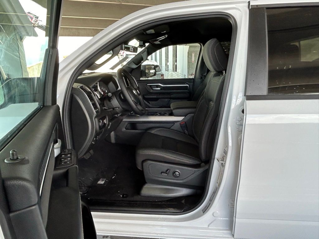 2025 Ram 1500 Big Horn Lone Star photo 3