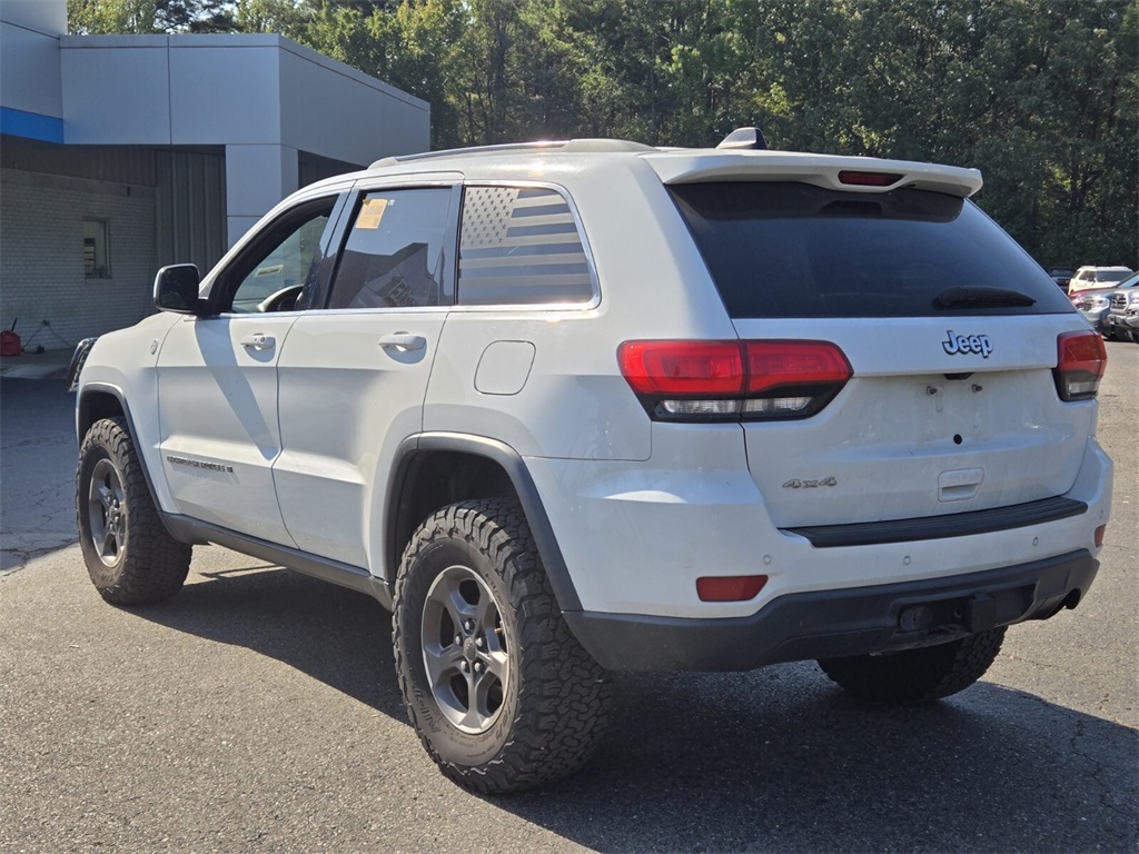 2017 Jeep Grand Cherokee Laredo photo 3