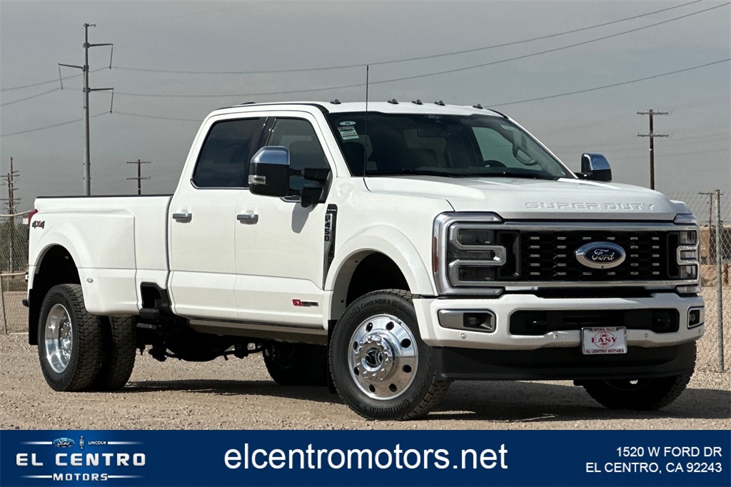 2026 Ford F-450 Super Duty Platinum's photo
