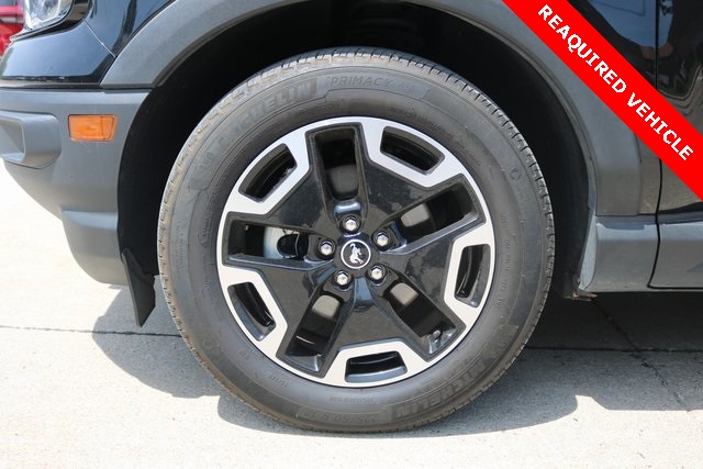 2023 Ford Bronco Sport Outer Banks photo 2