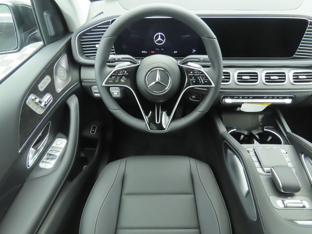 2026 Mercedes Benz GLS 450 4MATIC photo 10