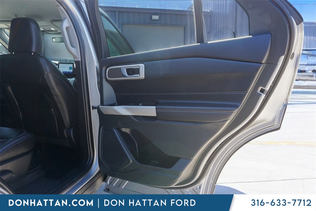2023 Ford Explorer XLT photo 22