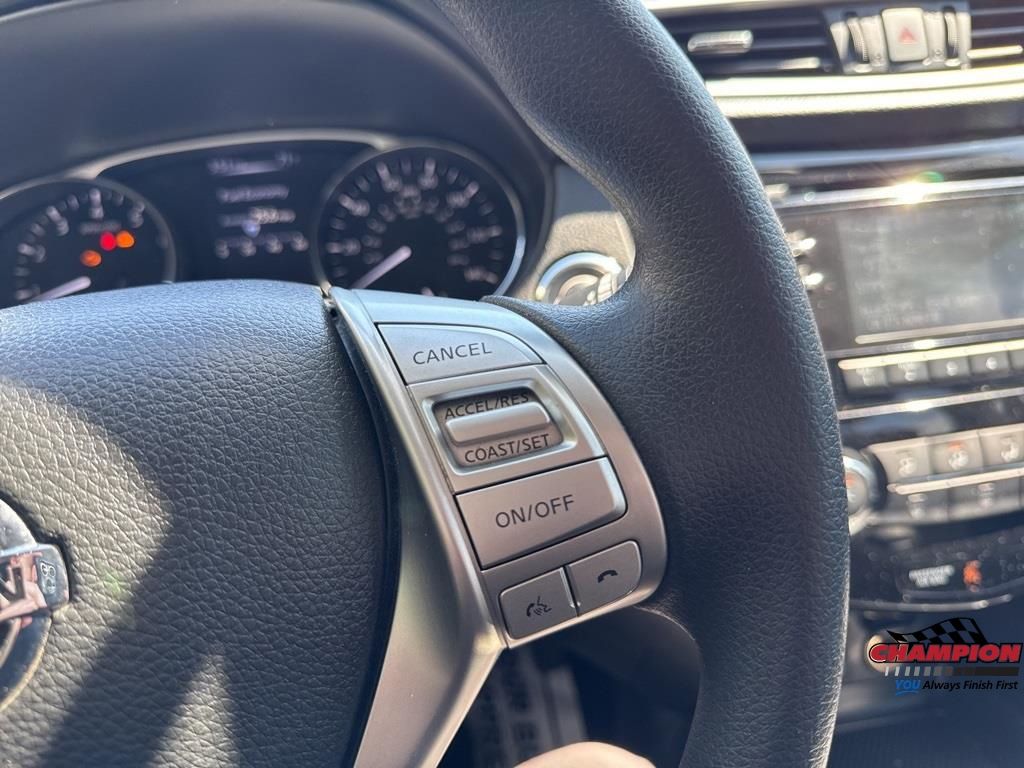 2016 Nissan Rogue SL photo 11