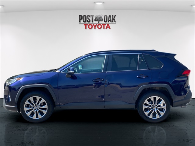 2019 Toyota RAV4 XLE Premium photo 3