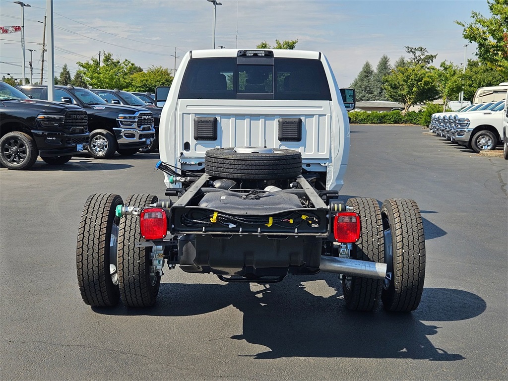 2025 Ram 5500 Tradesman photo 4