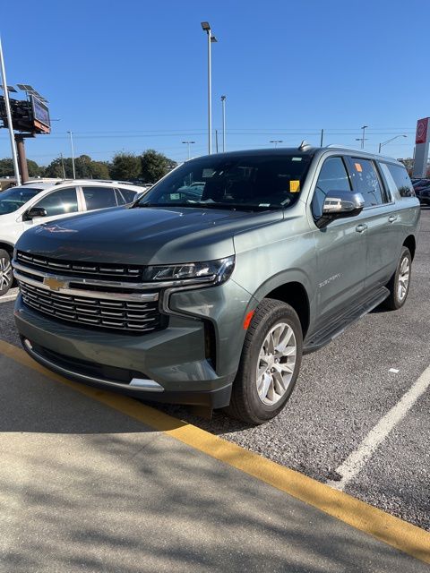 2023 Chevrolet Suburban Premier's photo