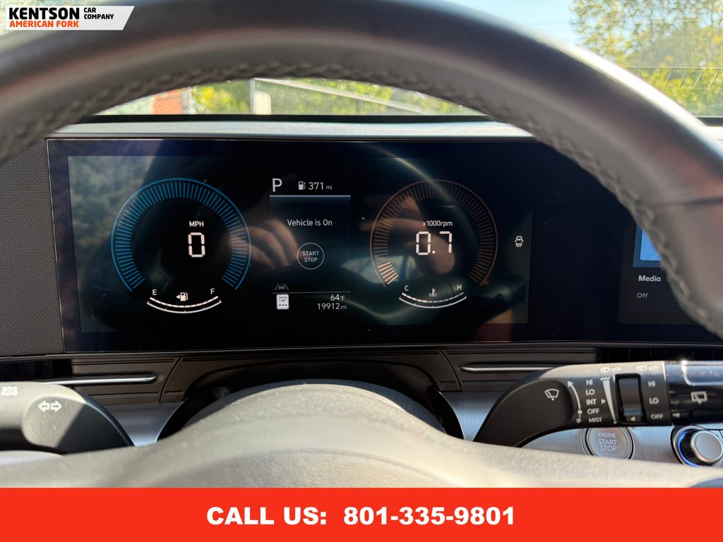 2025 Hyundai Kona SEL photo 15