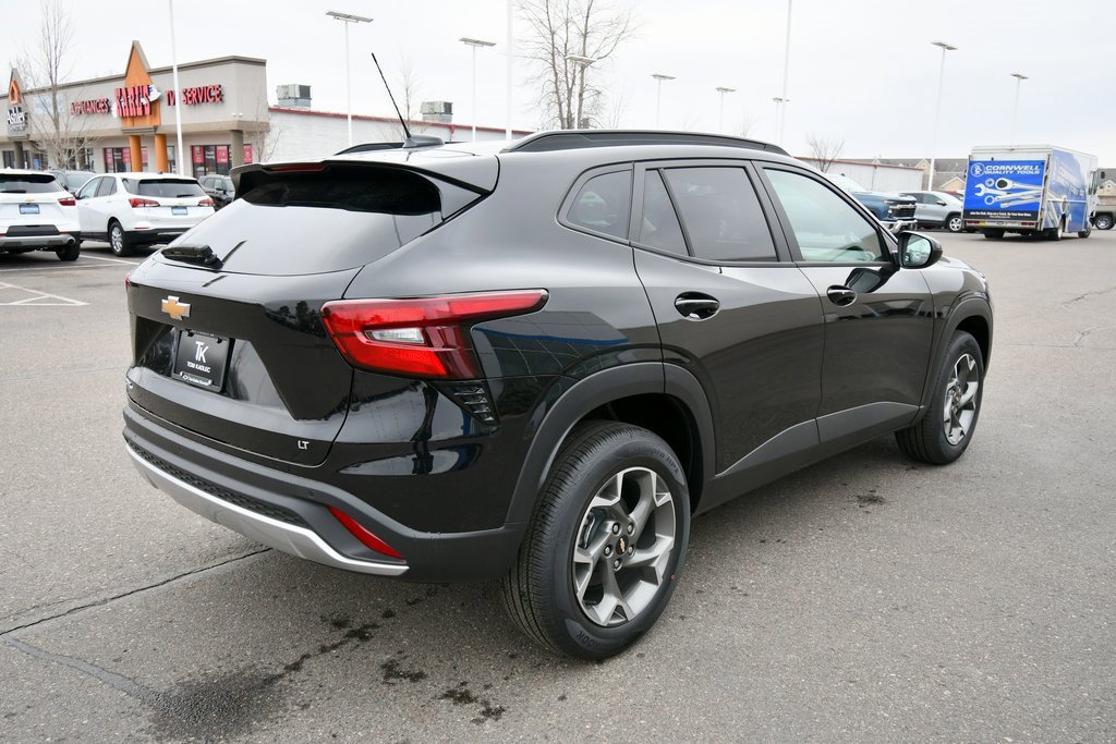 2025 Chevrolet Trax LT photo 6
