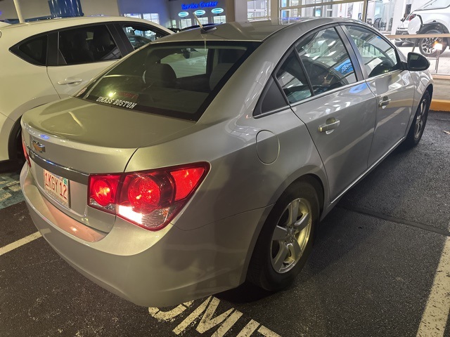 2013 Chevrolet Cruze photo 2