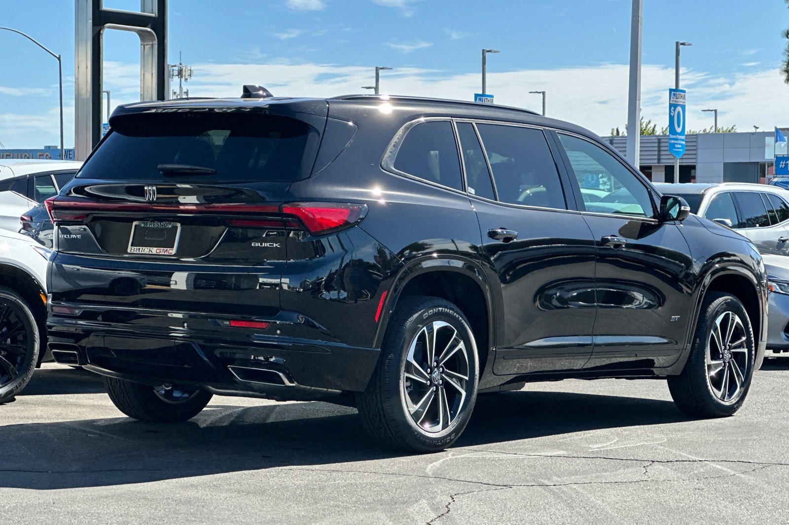 2026 Buick Enclave Sport Touring photo 4