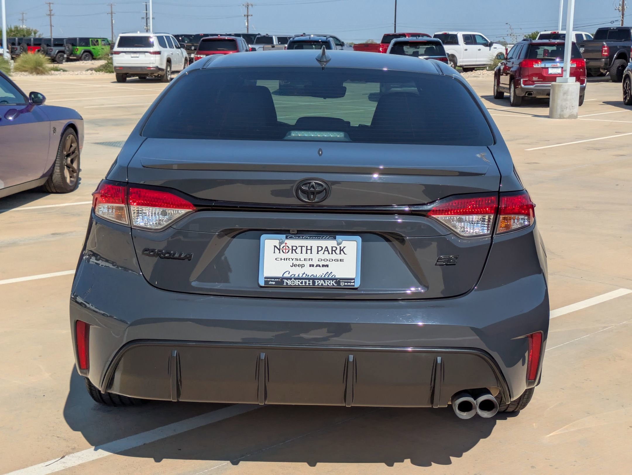 2023 Toyota Corolla SE photo 4