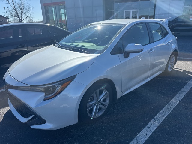 2022 Toyota Corolla Hatchback SE's photo