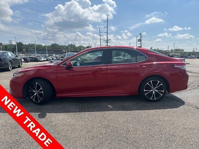 2019 Toyota Camry SE photo 15