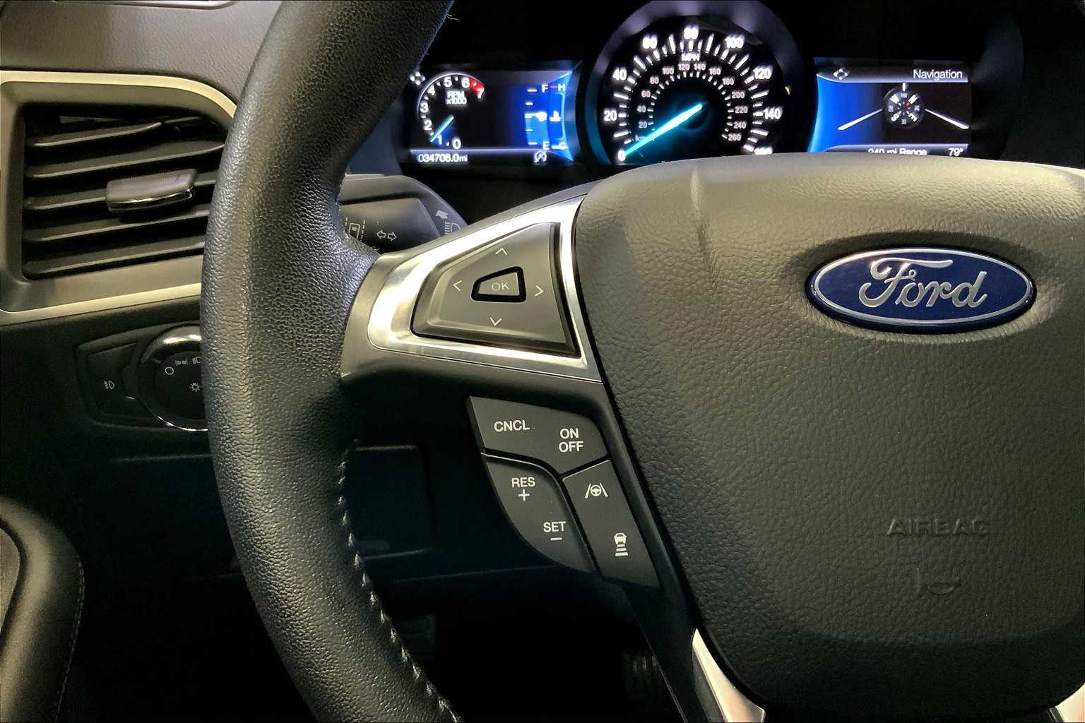 2021 Ford Edge SEL photo 23
