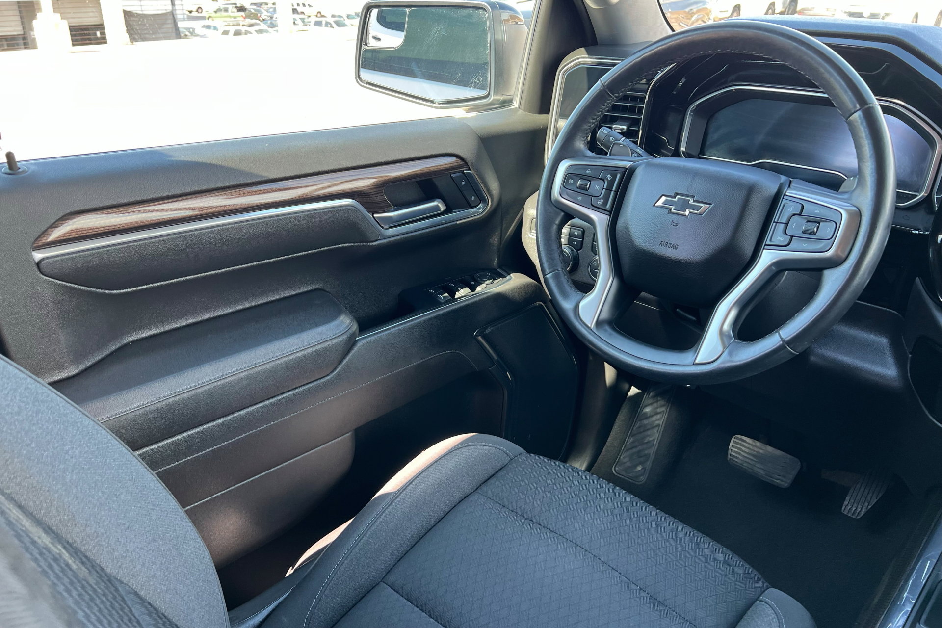 2023 Chevrolet Silverado 1500 LT Trail Boss photo 11